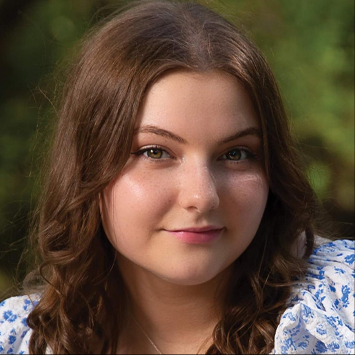 Delanie Glover Headshot